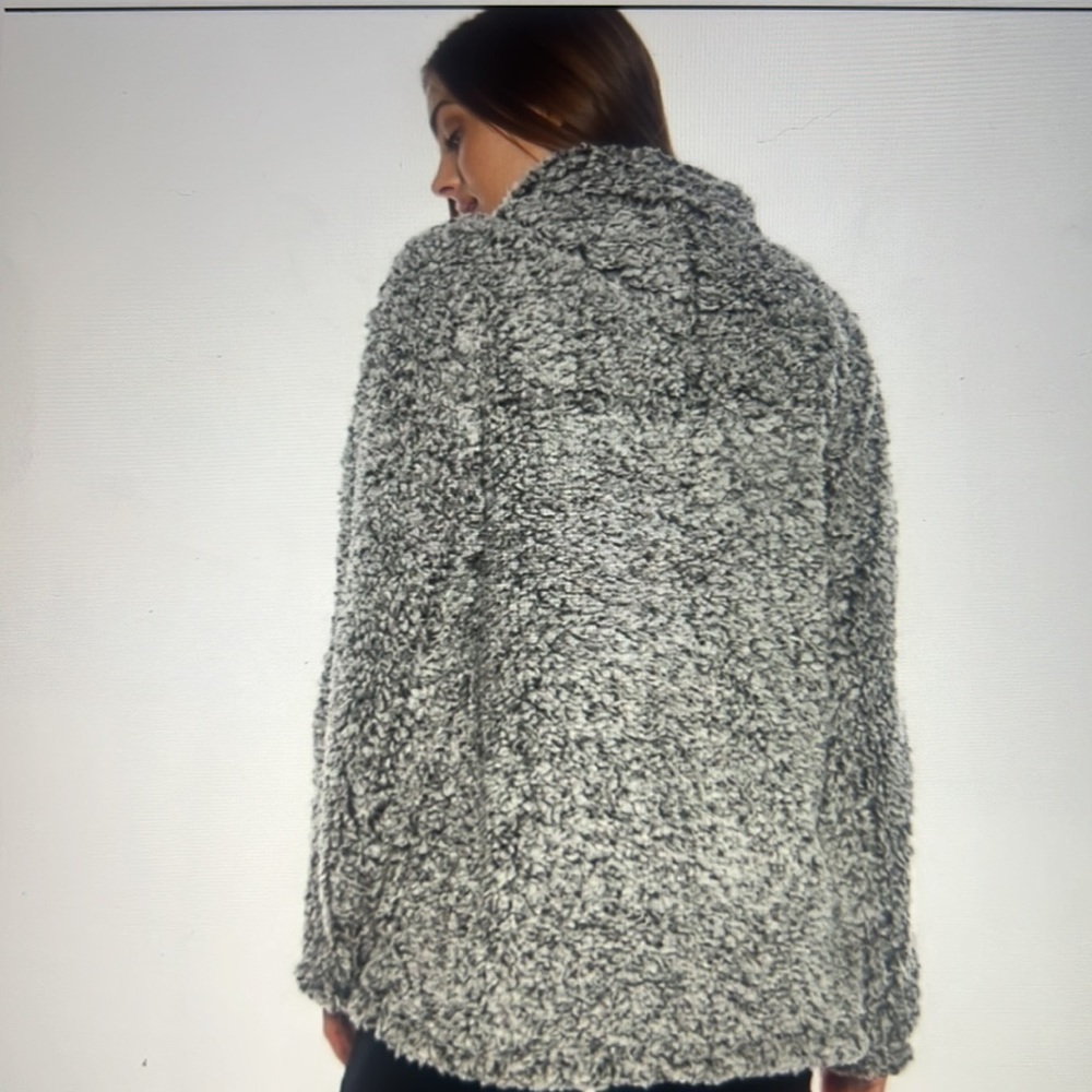 Dylan Sherpa Stadium Pullover Frosted Tips - Picture 2 of 9
